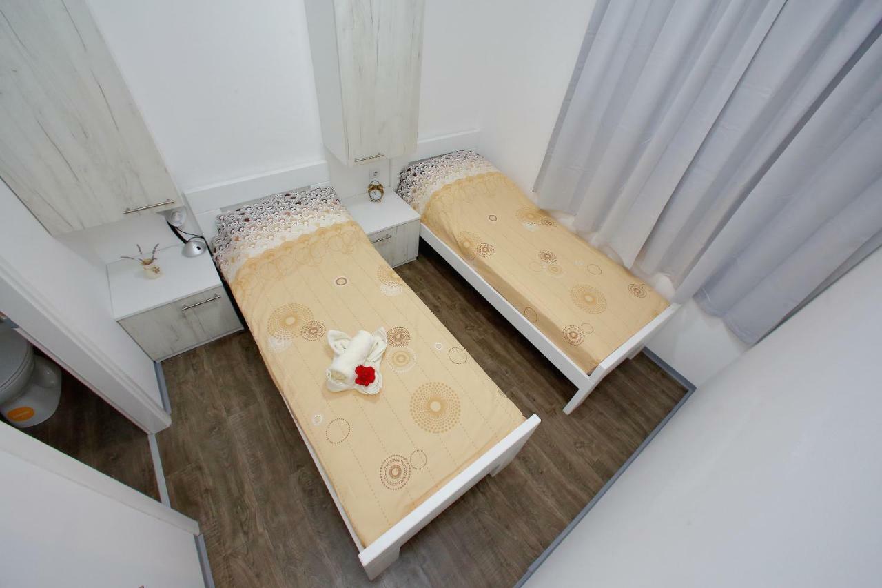 Mobile Homes Olive And Sea Бибине Екстериор снимка