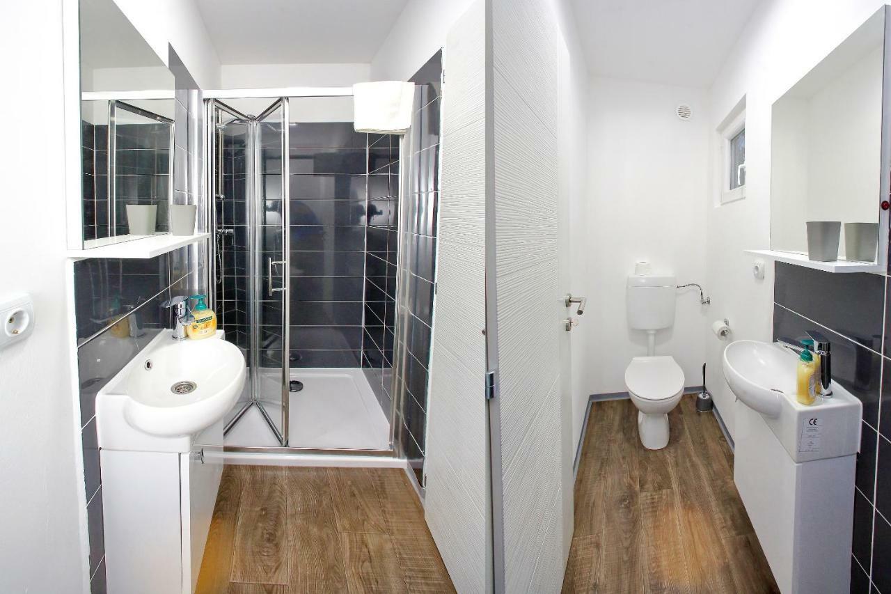 Mobile Homes Olive And Sea Бибине Екстериор снимка
