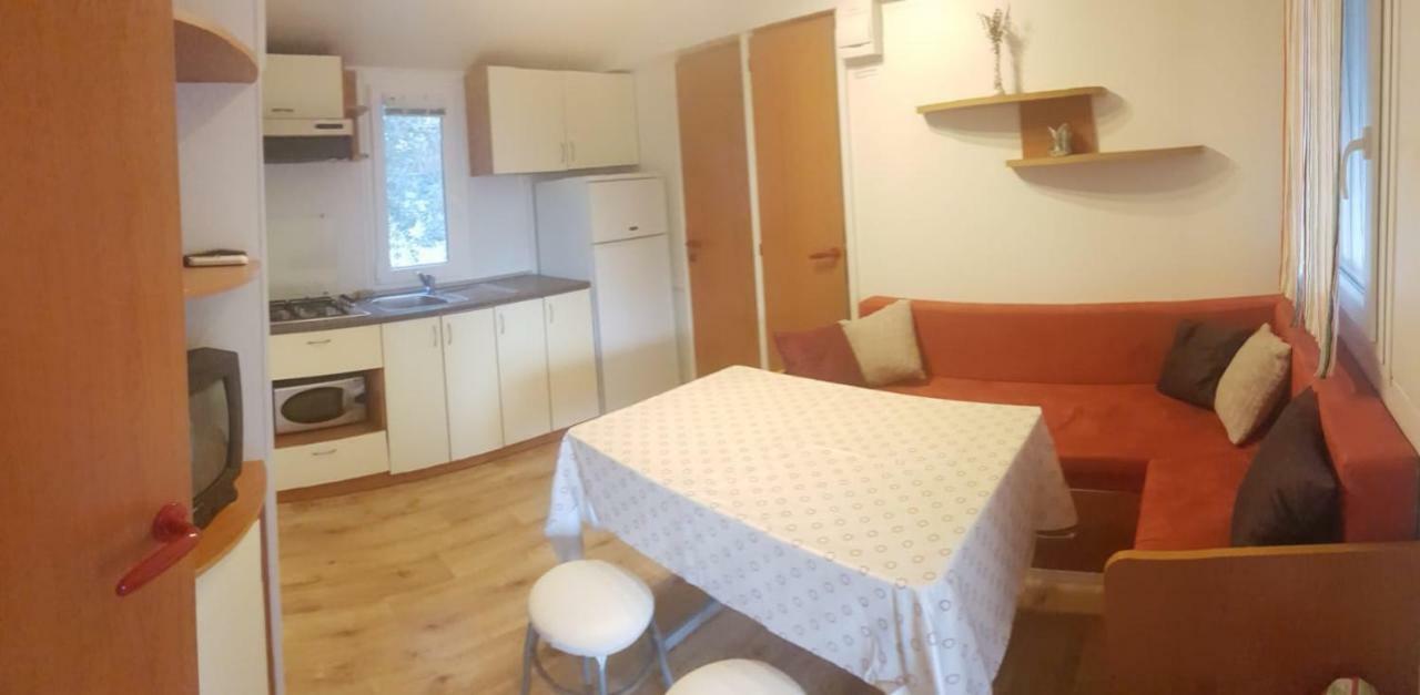 Mobile Homes Olive And Sea Бибине Екстериор снимка